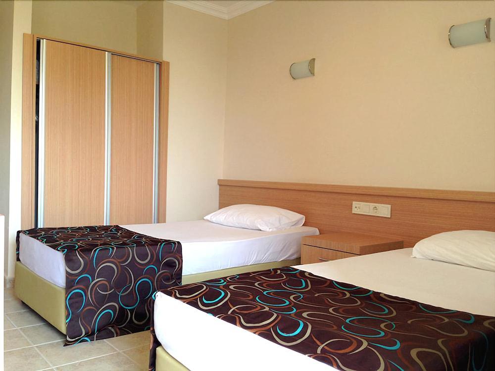Beyaz Saray Hotel 2*